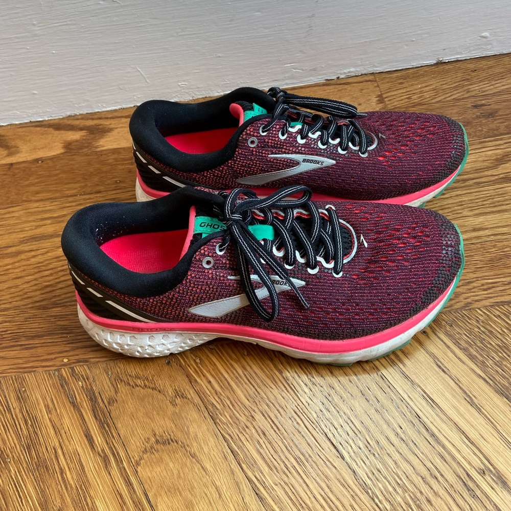 pink brooks ghost 11